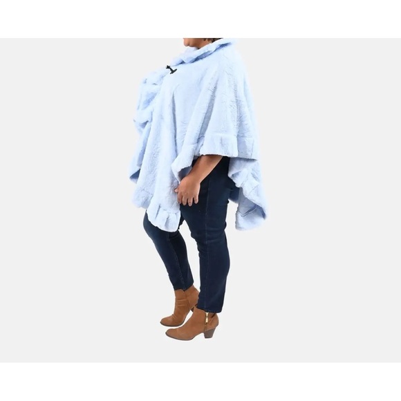 TAMSY ICE BLUE RUANA FAUX FUR WITH TOGGLE BUTTON 💕💕 - Picture 3 of 4